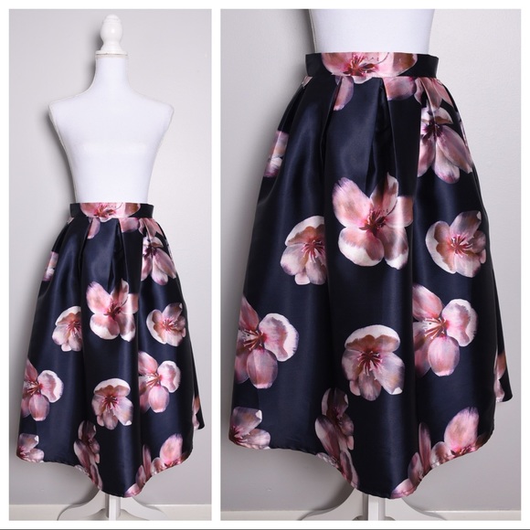 Chicwish Peach Blossom Floral Midi Full Skirt Navy - Picture 2 of 8